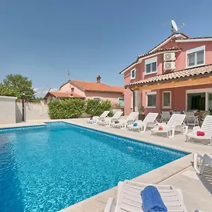 Ferienhaus Nikol